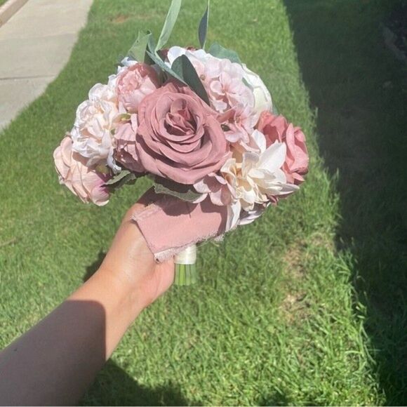 BENCENTRE 10" Dusty Rose and Cream Artificial Flowers Bridal Bouquet - Picture 5 of 10